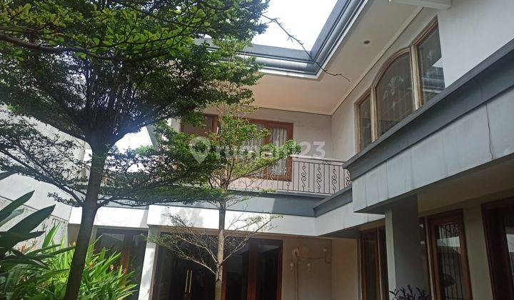 Disewakan Rumah 2 Lantai di Terusan Hang Lekir Senayan Jakarta Selatan.  1