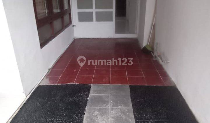 Disewakan Rumah Asri di Pulo Asem Jakarta Timur Dekat Halte Lrt 1