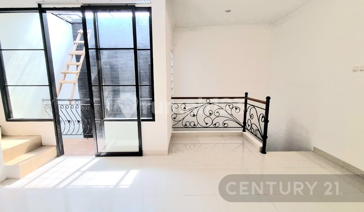 House for Sale Strategic Safe Comfortable in Kalibata South Jakarta 2