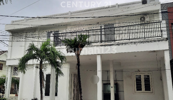 Hoek 2-Story House Renovated in Cluster Harmoni Harapan Indah