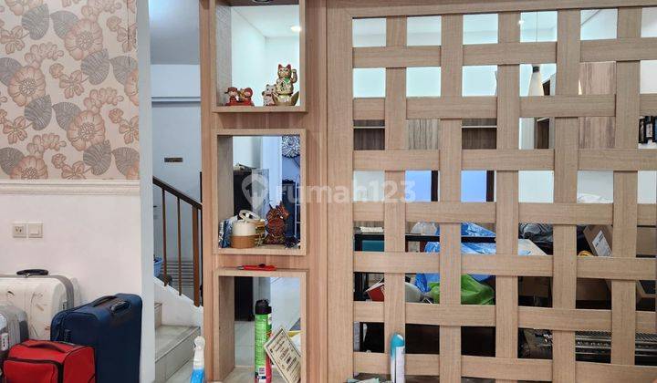 Disewakan Rumah Cantik Full Furnish Siap Huni Di Jgc, Jakarta Timur 2