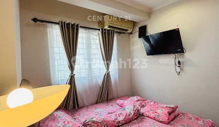 Apartment 2Br Gading Icon Rosewood Tower - Swimming Pool View 1
