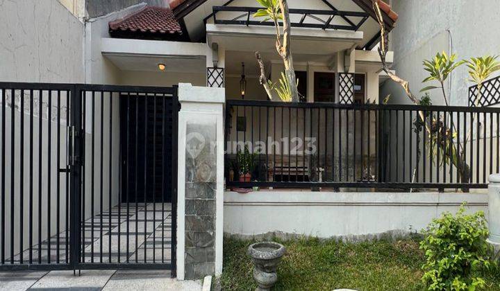  Rumah Bagus Kolam Renang Di Graha Family - Wiyung Ptc, Wiyung 1