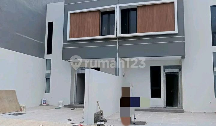New 2-Story House Near Pakuwon City East Surabaya 1.6M 1