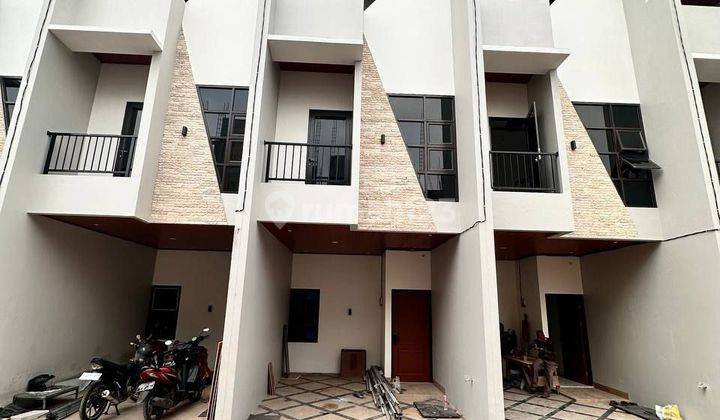 Townhouse Milenial Di Utan Kayu - Matraman, Jakarta Timur 1