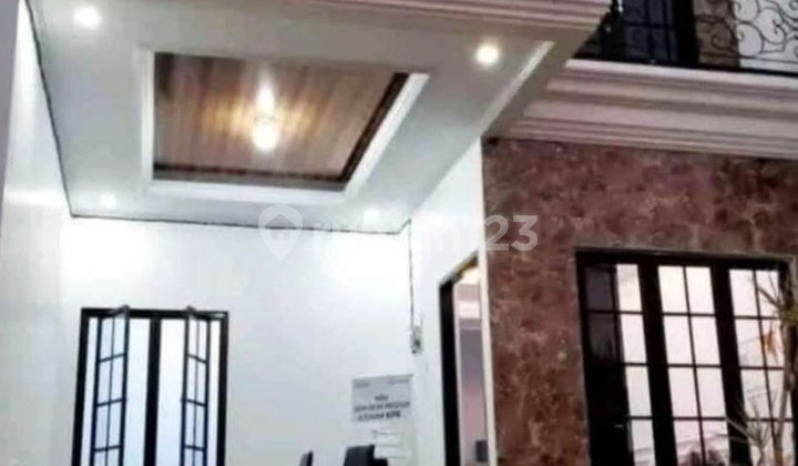 Affordable 2.5-Story House + Rooftop Deck by the Main Road