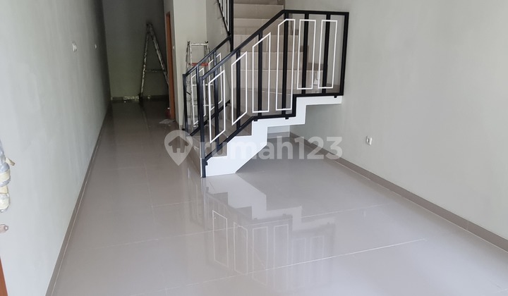 Rumah Baru Taman Ratu Siap Huni 3.5 Lantai