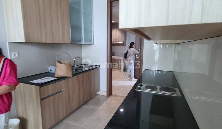 Dijual Apartment Windsor Luxury 2 BR Private Lift 2