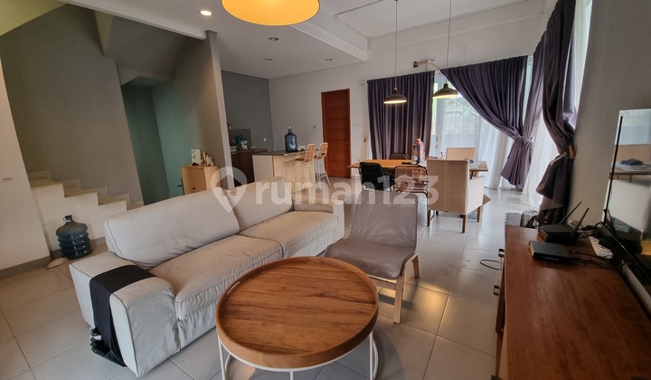 For Sale Parahyangan Karawaci Corner House With Swimming Pool 2