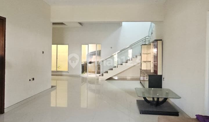 Rumah Asri 200m luas di Green Ville  2