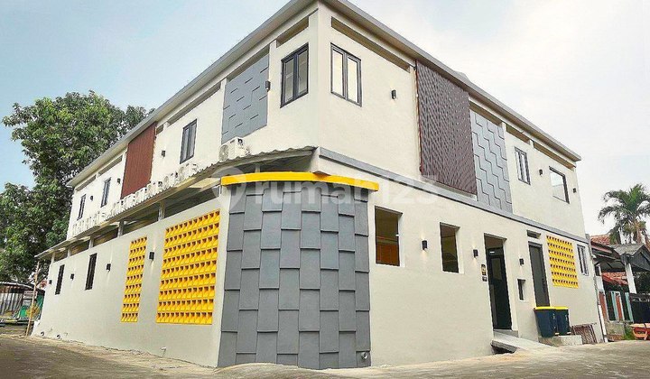 EXCLUSIVE BOARDING HOUSE READY FOR PROFIT IN THE HEART OF BINTARO TANGSEL