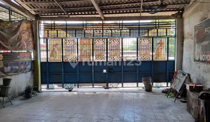 Shop and Warehouse Strategically Located in Menganti, Gresik