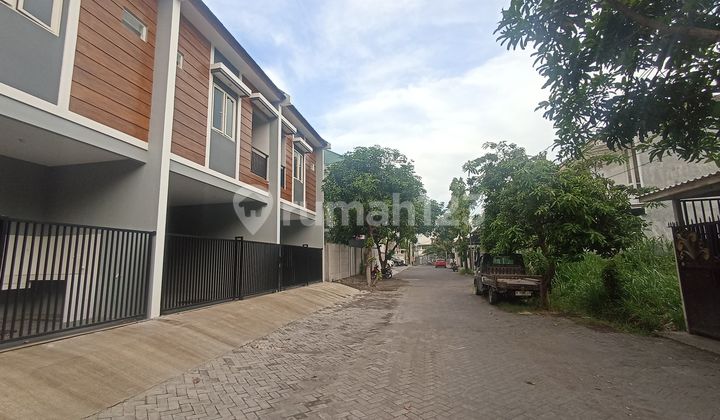 Dijual Rumah Kost Baru Lokasi Strategis Surabaya Selatan Dijual Rumah Kost Baru Lokasi Strategis Surabaya Selatan