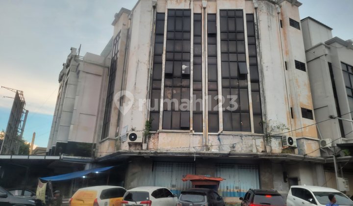 Sell Strategic Shop House in Tegalsari, Surabaya City Center 1