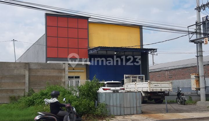 Gudang Di Jalan Ahmad Yani Mojokerto