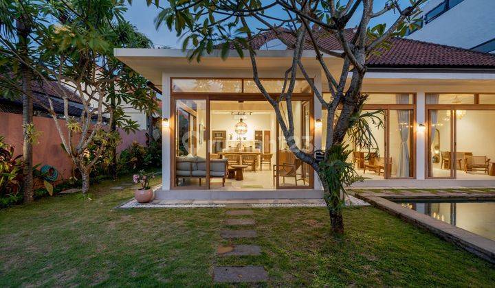 Yearly Rental 3 Bedrooms Modern Villa Umalas  2