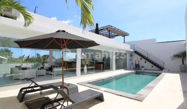For rent Luxury Villa 3br Furnished SHM in Canggu, Badung