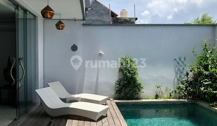 Dijual Villa 2 Lantai Bagus Furnished SHM di Jimbaran, Badung Dijual Villa 2 Lantai Bagus Furnished SHM di Jimbaran, Badung