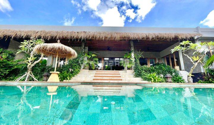 Luxurious 4BR Tropical Villa In Babakan Canggu 1