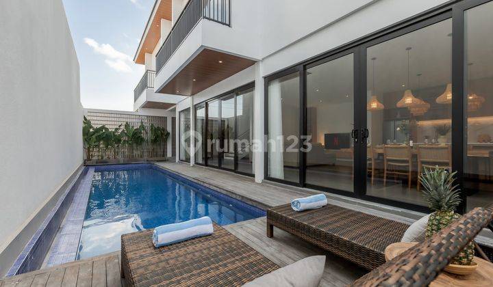 4 Bedrooms Luxury Villa Yearly Rental – Berawa 1