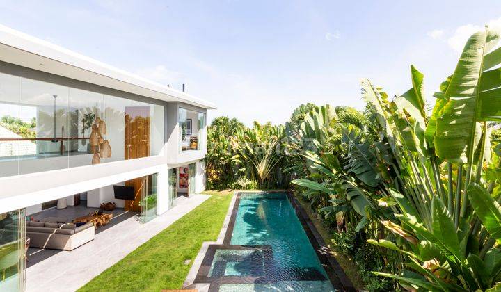 Elegant 5 Bedroom Villa With Private Pool And Rooftop For Daily Monthly Rental In Canggu 1