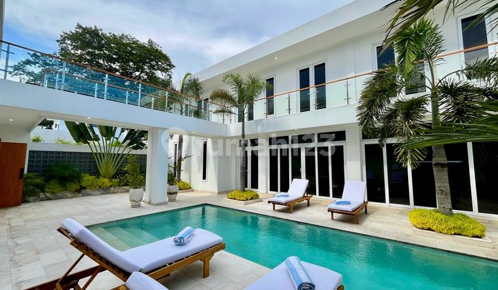 Modern Four Bedroom Villa with Quality Materials for Lease in Tumbak Modern Four Bedroom Villa with Quality Materials for Lease in Tumbak