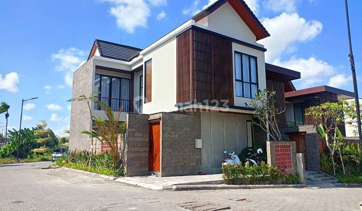 3BR Brand New Freehold Villa Batu Bolong 1