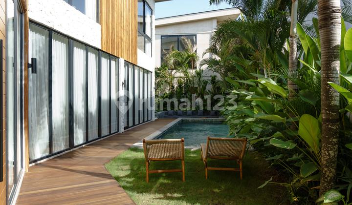 Magnificent Five Bedroom Villa In Strategic Area Of Berawa