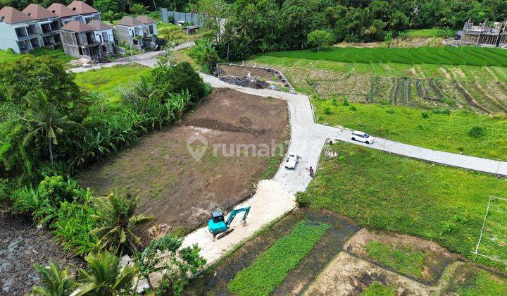 Land Plot On Inside Gated Complex For Sale In Beraban 1