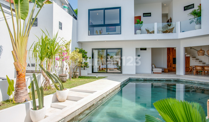 Stylish 3-Bedroom Villa Near Seseh Beach 1