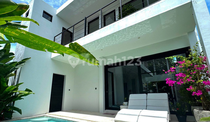 Private 2-Bedroom Villa With Expansive Rooftop & Stunning Ricefield Views