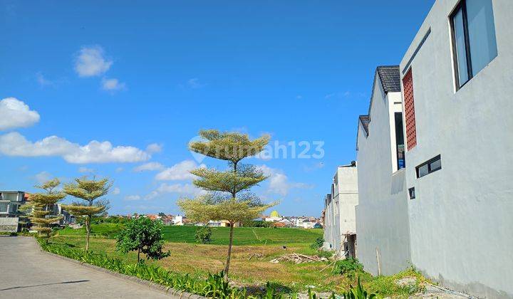 3BR Brand New Freehold Villa Batu Bolong 2