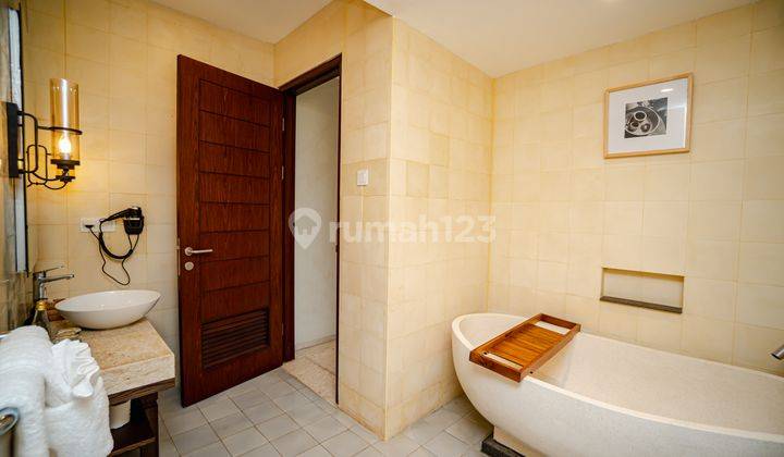Brand New One Bedroom Inside Secured Complex Villa with Direct Jungle View for Lease in Ubud 1