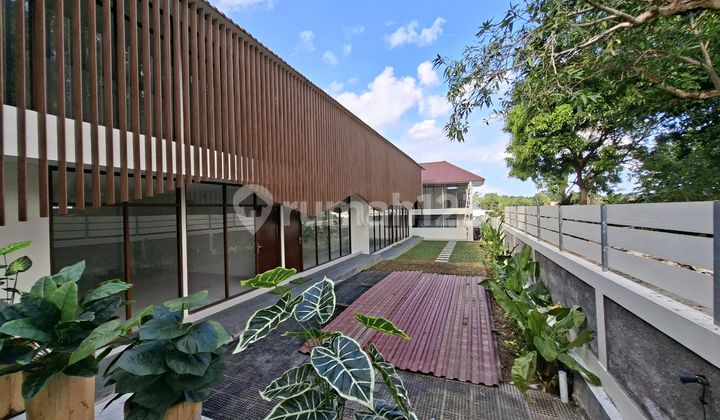 Brand New Townhouses in Strategic Location of Kerobokan Brand New Townhouses in Strategic Location of Kerobokan