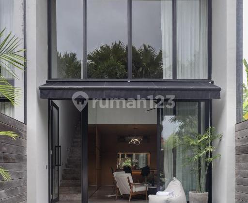 Elegant Two Bedroom Loft Townhouse for Yearly Rental in Berawa Elegant Two Bedroom Loft Townhouse for Yearly Rental in Berawa