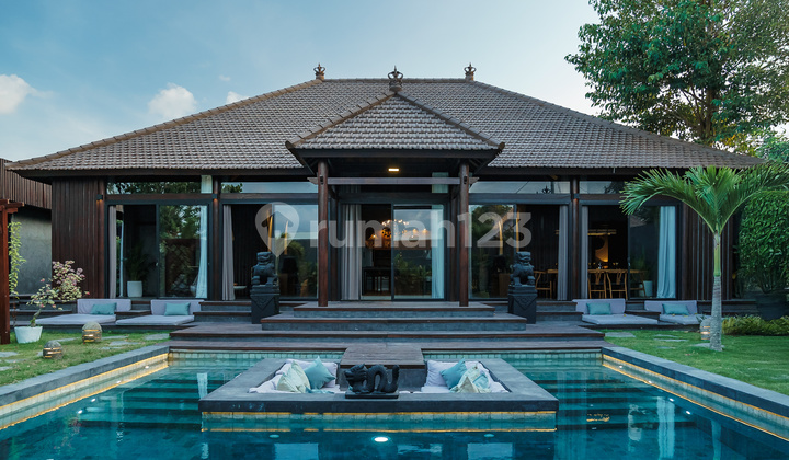 Luxurious Four Bedroom Villa Inside Peaceful Complex For Lease In Jimbaran Luxurious Four Bedroom Villa Inside Peaceful Complex For Lease In Jimbaran