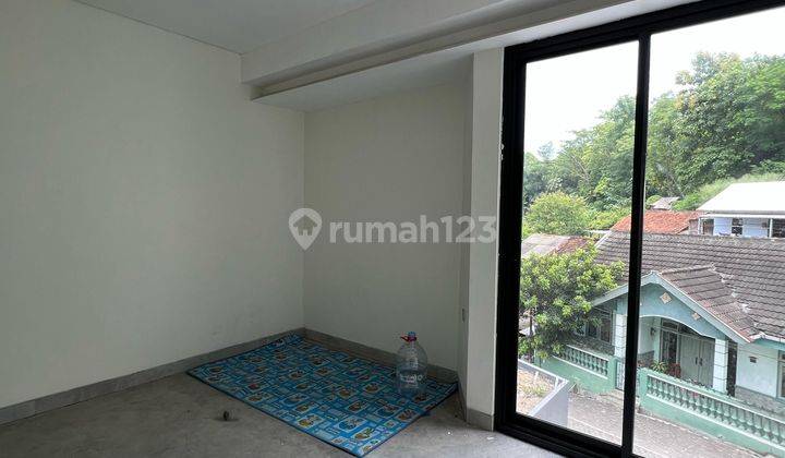 Rumah MEWAH SIAP HUNI di belakang UTC Kelud 2