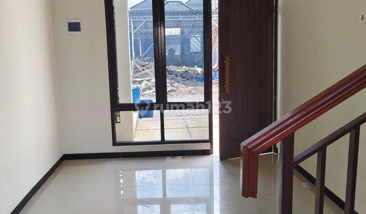 RUMAH BARU GRES 2 LANTAI DEKAT JALAN UATMA 2