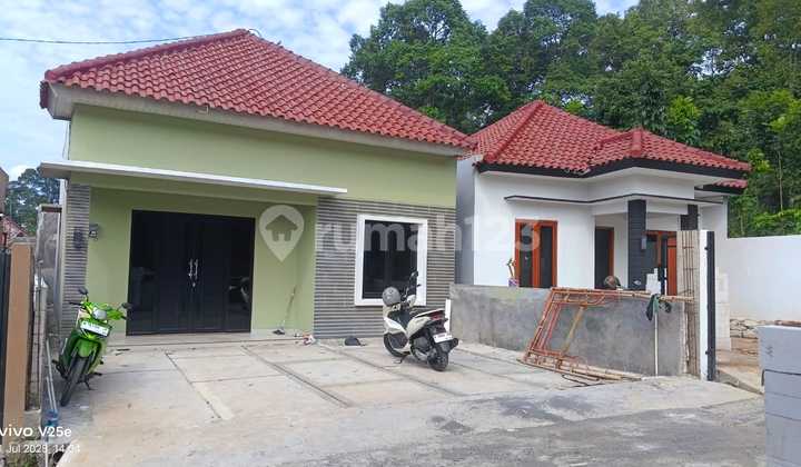 Ready-to-Occupy House with 2-Car Carport, Land Area 121M2 2