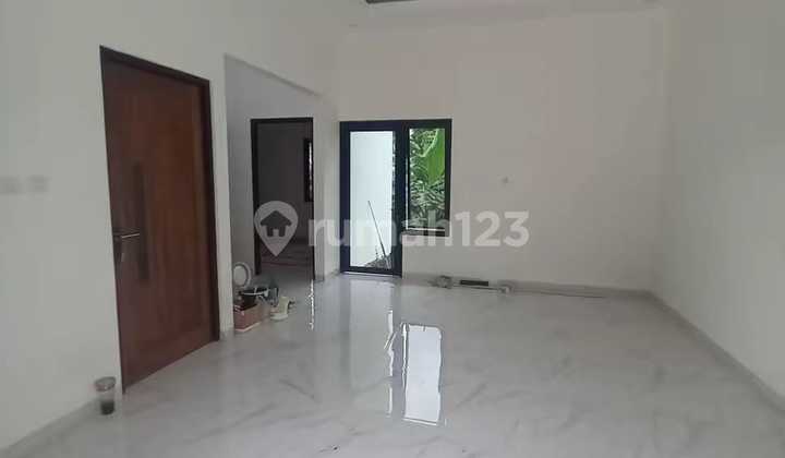 Affordable 1-Story Comfortable Quiet Residence 2