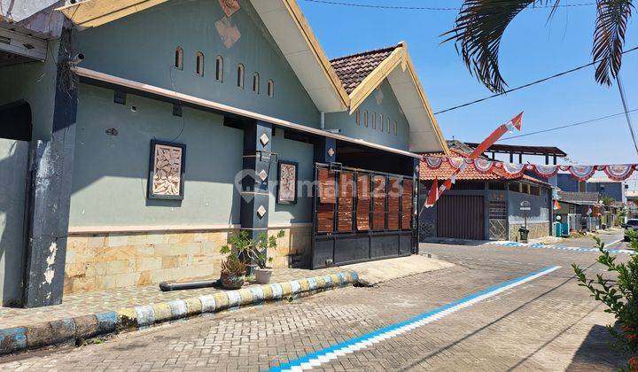 Rumah Second Hook Jalan Lebar Murah 1