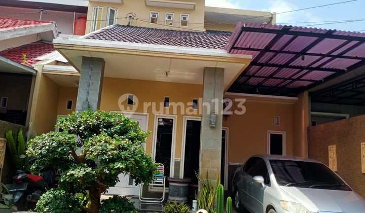 Rumah Second 2 Lantai.di Tembalang Murah 1