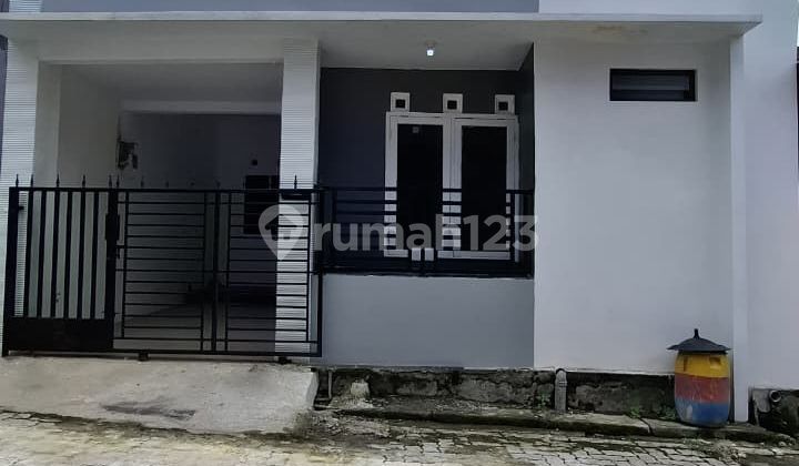 Ready-to-Occupy 1.5-Story House with 3 Bedrooms in Pudak Payung, Banyumanik 2