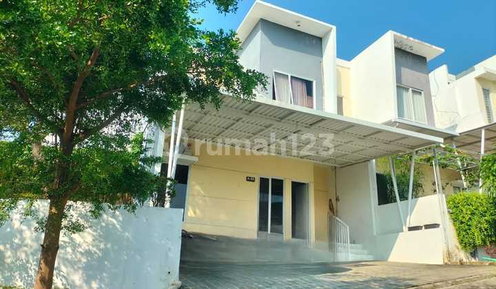 Rumah Second Bagus Di Hunian Eksklusif 1