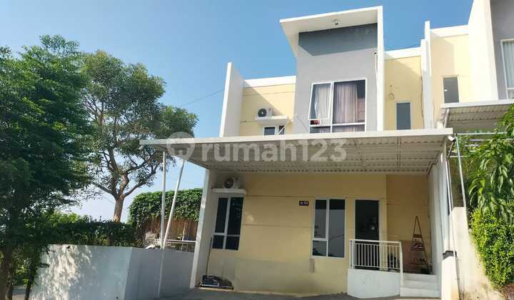 Rumah Second Bagus Di Hunian Eksklusif 2