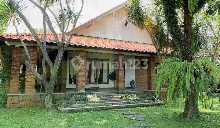 Rumah Bagus Serasa Villa Lokasi Strategis 1