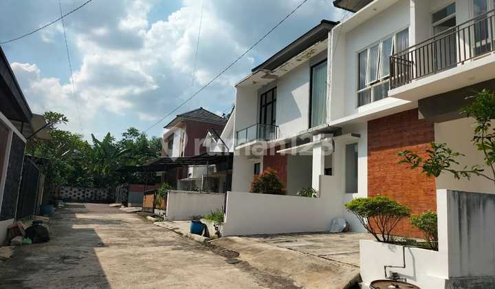 Rumah Second Ada Kolam Renang Di Ngaliyan 2