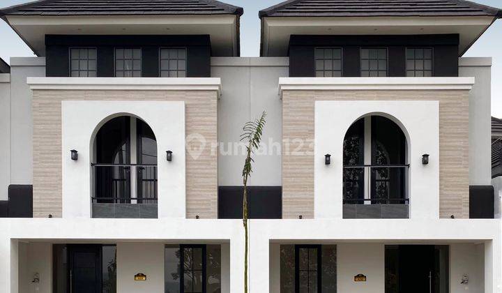 Rumah Moderen 2 Lantai Tengah Kota  1