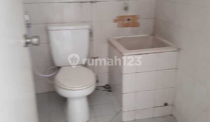 3-Story Shop House in Kebonjati, Suitable for Any Business 2