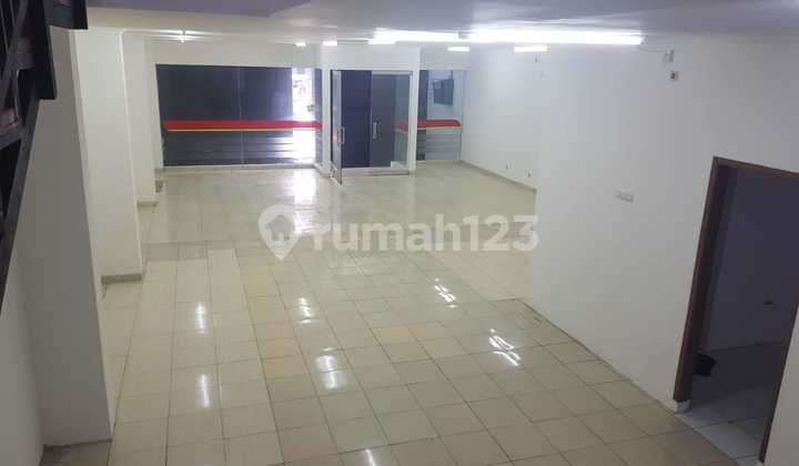 Ruko Area Ramai di Jl. Terusan Pasirkoja, Babakan Tarogong, Kec. Bojongloa Kaler, Kota Bandung, Jawa Barat, Kopo